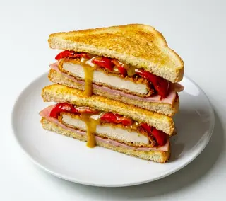 Sándwich Mixto Capón