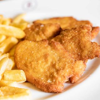 Pollo Empanado Con Patatas