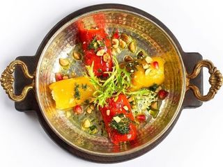 Рулетики з болгарського перця з сиром лабне та зеленю (200g)