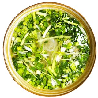 7. Zupa Pho z kurczakiem  800 ml