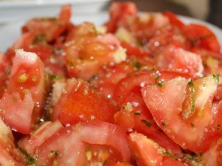 Ración De Tomates Aliñados