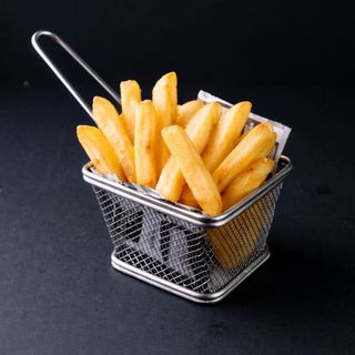 RACIÓN DE PATATAS FRITAS