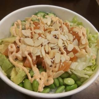 Poke bowl spicy salmon