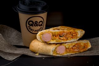 Багет с сосиской (300 г)