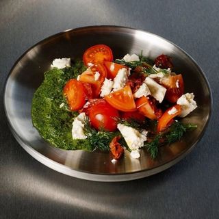 З бринзою + томати та песто