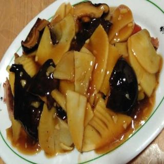 Pato con Bambú y Setas Chinas