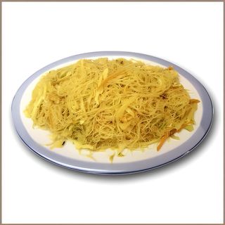 46.Ми Фен с къри и зеленчуци (700г)