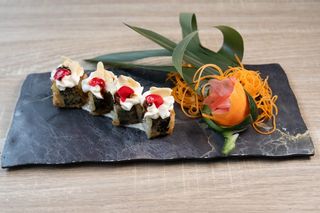 Hosomaki fritto Philadelphia e mandorle - 4 pezzi