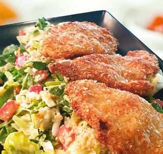 Салата с хрупкава риба (300г)