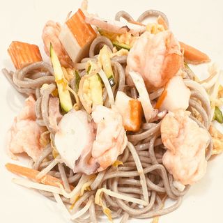 115 Spaghetti soba con frutti mare