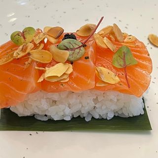 ghirashi sake mandorle