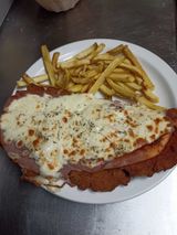 Milanesa Napolitana Con Patatas Fritas 