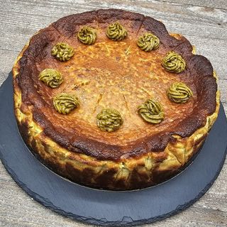 Tarta de Queso De La Casa con PISTACHO-Gluten Free (NOVEDAD) (Ración)