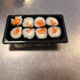 52. Maki de salmón y Philadelphia