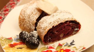 Штрудель вишневый