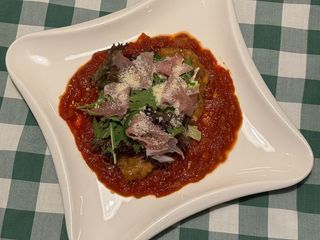 Котлета Міланезе з зеленим салатом (250g)