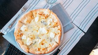 Pizza 4 Fromages-Sauce blanche