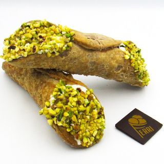 Cannolo siciliano al pistacchio