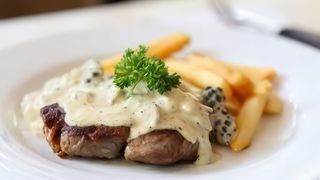 Solomillo De Res A La Gorgonzola Con Nueces