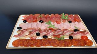 Hladna plata mesa za dvije osobe