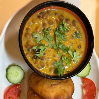 Mbaazi Za Nazi + Mahamri 5 Pieces