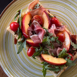 Вафля Персик-хамон