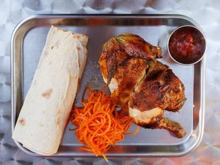 Zestaw z polówką kurczaka