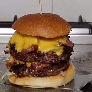 Hamburger Big Bang  CON PATATINE