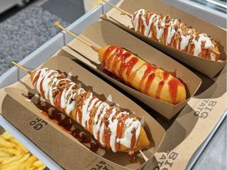 Корн Дог з Сосискою та Сулугуні