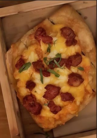 Pan De Ajo Con Chorizo Y Queso