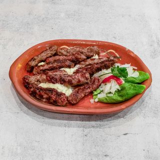 Ćevapi na kajmaku