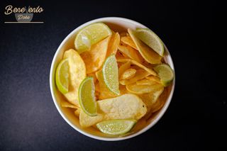 Patatine Chips con glassa di limone pepe e lime
