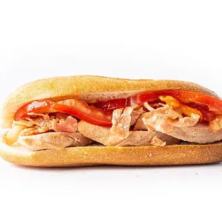36. Pollo, bacon ahumado y tomate