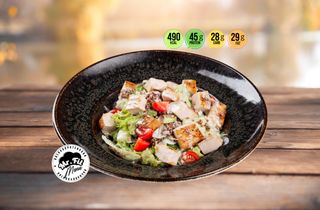 Mr.Fit Протеинова салата с пиле и таханов дресинг