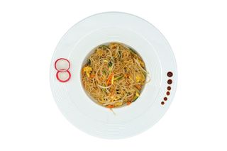 118. Spaghetti di riso con verdure