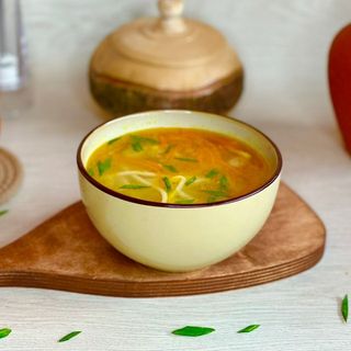 Куриный суп с лапшой