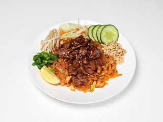Pad thai z wołowiną