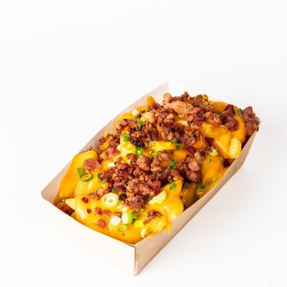 FRYTKI BELGIJSKIE Z SOSEM SEROWYM