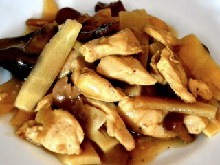 Pollo Con Bambú Y Setas