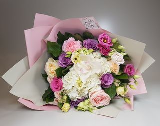Buchet cu mix de flori 1
