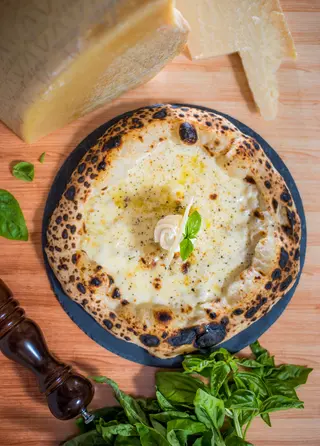 Pizza Cuatro Quesos