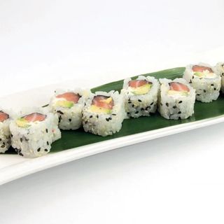 84B.Uramaki sake Philadelphia