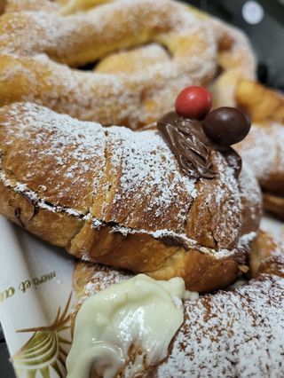 Cornetto farcito con crema Pinguì