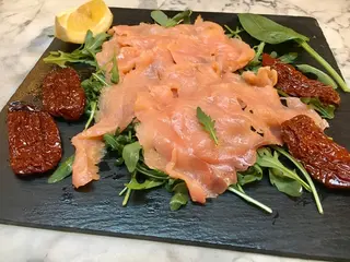 Carpaccio di salmone fumé