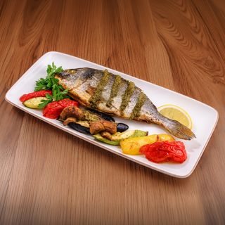 Dorado cu legume grill