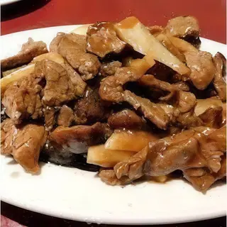 Ternera Con Bambú Y Setas Chinas