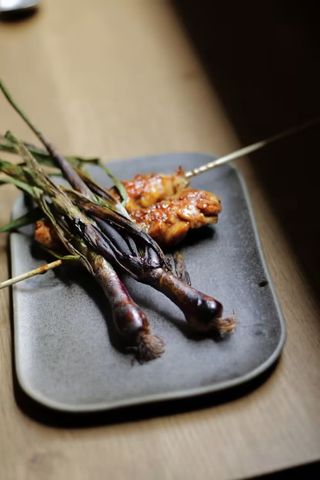 8) Yakitori (2 uds)