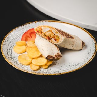 Tortilla sa piletinom, sirom i povrćem