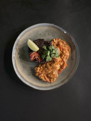 Orez negru cu creveți