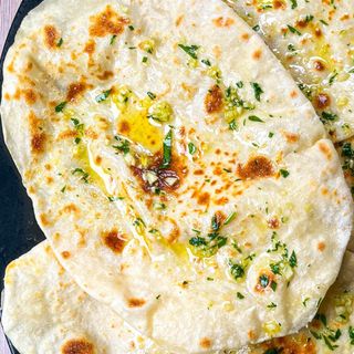 Garlic naan